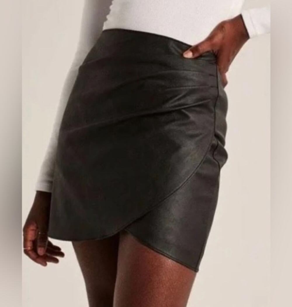 New Abercrombie and Fitch black faux leather wrap skirt XS Luxe Retro Grunge